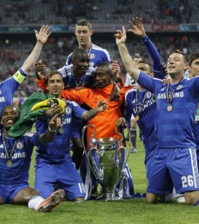 Chelsea's players wearing Chelsea 2011-2012 home kit