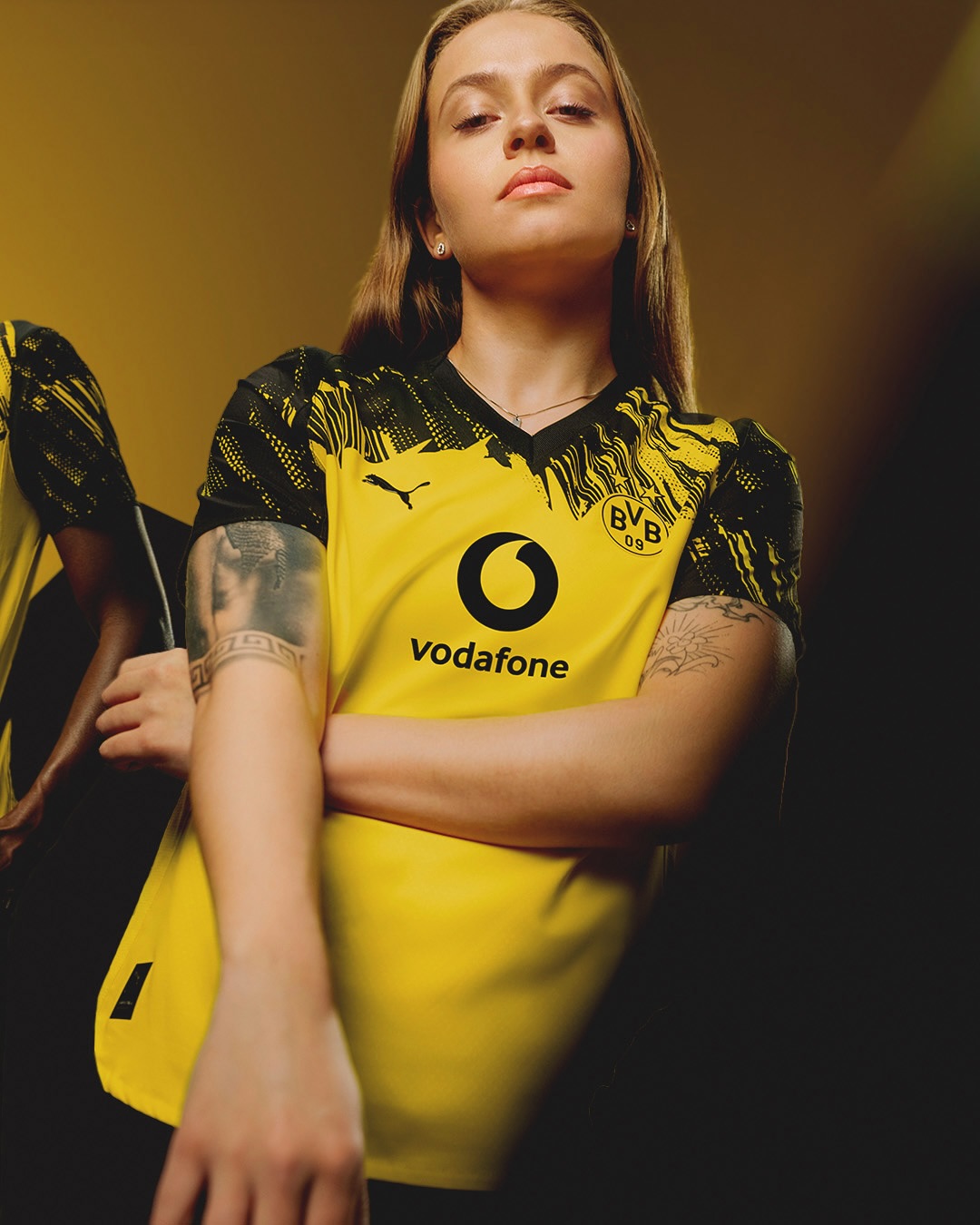 woman player wearing Borussia Dortmund 2025-2026 Home Kit