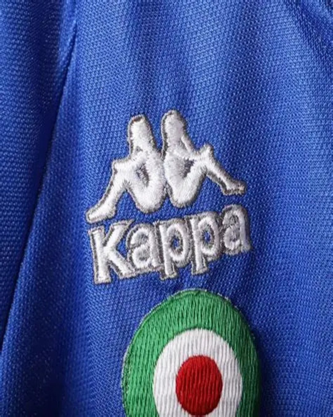 Detail of Juventus 1995-1996 Away Kit