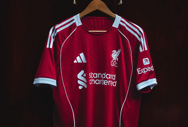 Zoomed picture of Liverpool 2025-2026 home kit