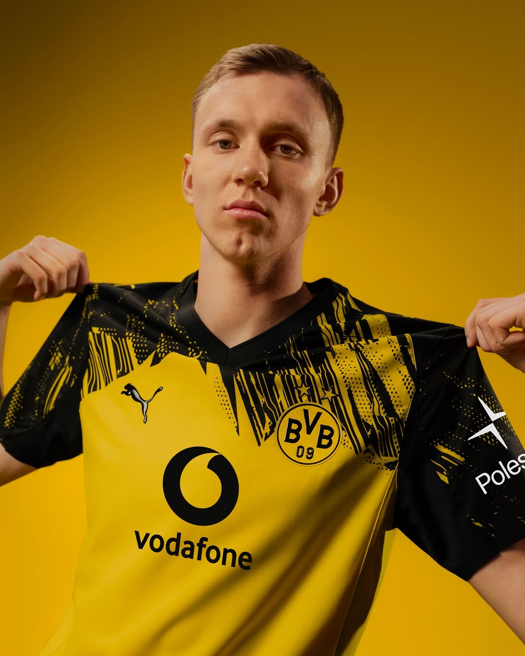 Maximilian Beier wearing Borussia Dortmund 2025-2026 Home Kit