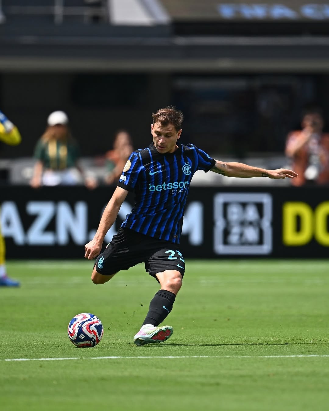 Nicolò Barella wearing FC Inter 25-26 Home Kit