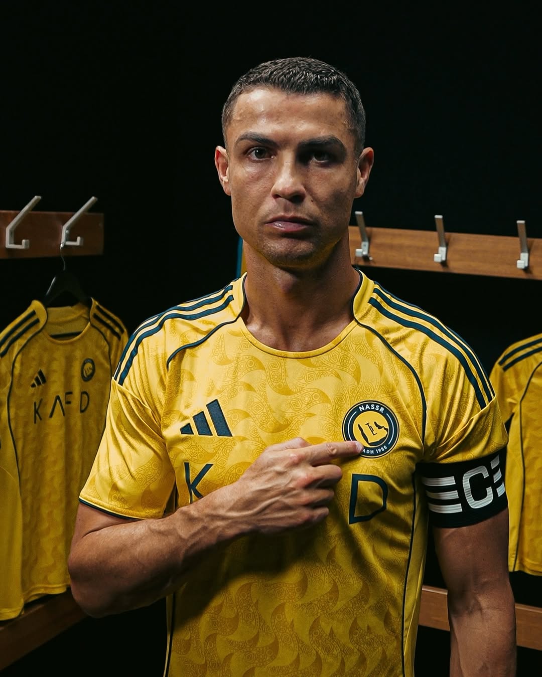 Cristiano Ronaldo wearing Al Nassr 25-26 Home Kit