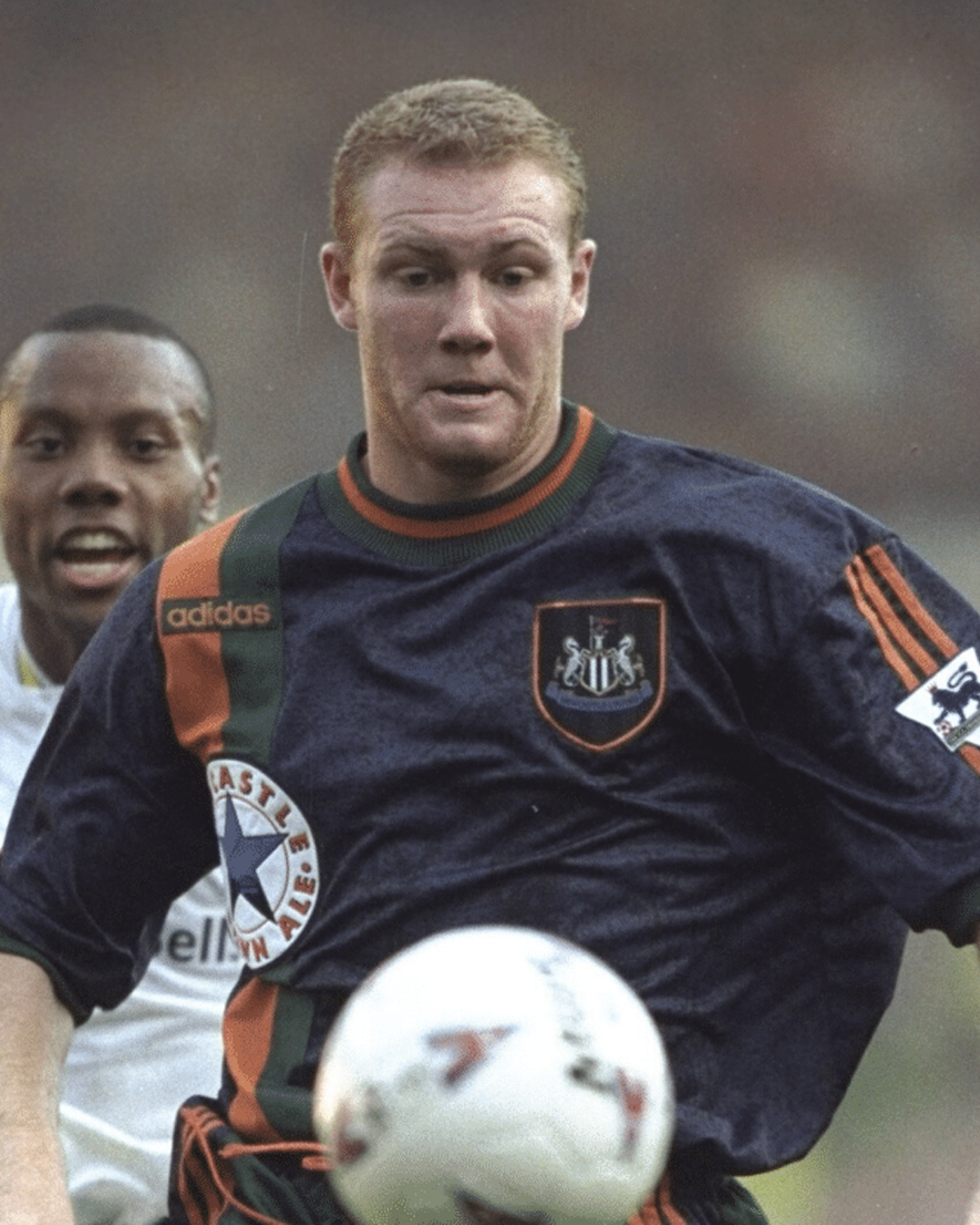 1997-1998 Newcastle player wearing Newcastle 1997-1998 away kit
