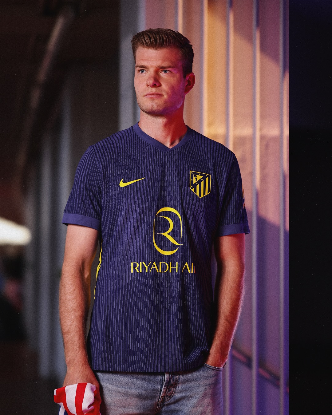 Alexander Sorloth wearing Atletico Madrid 2025-2026 away kit