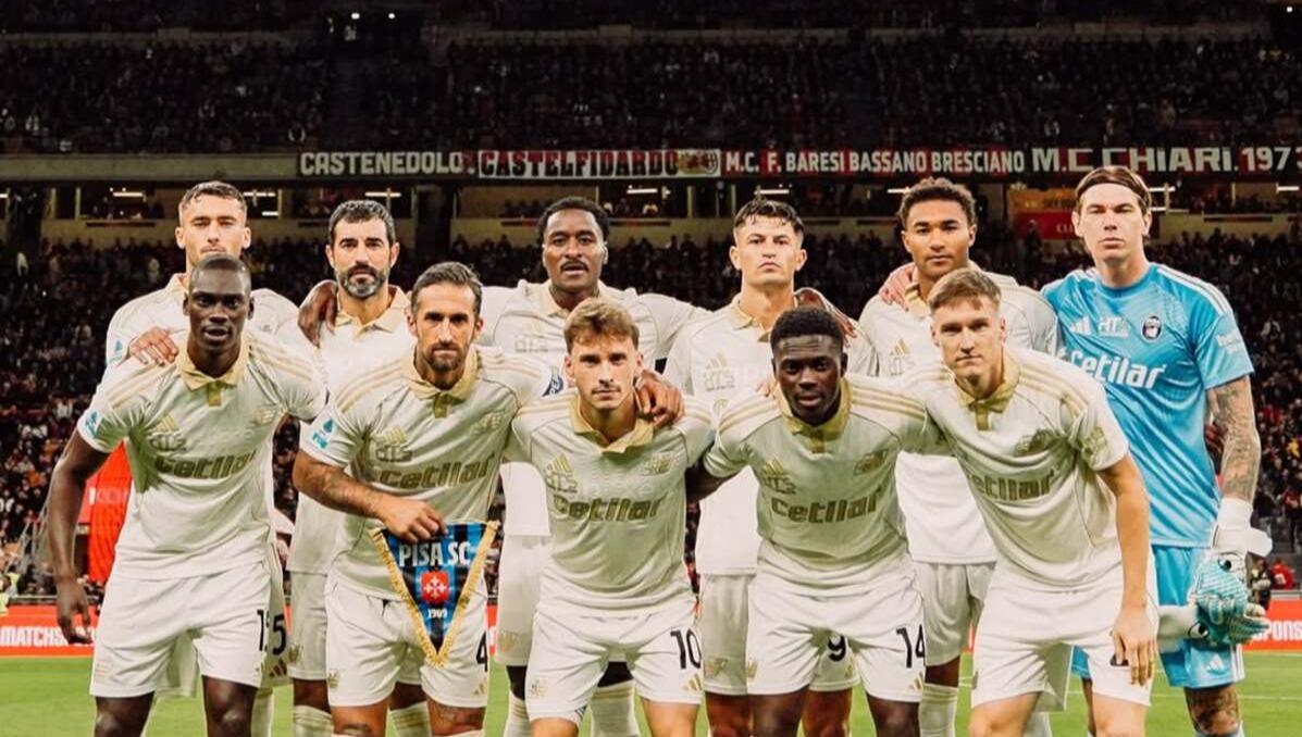 Pisa's team wearing Pisa 2025-2026 third kit