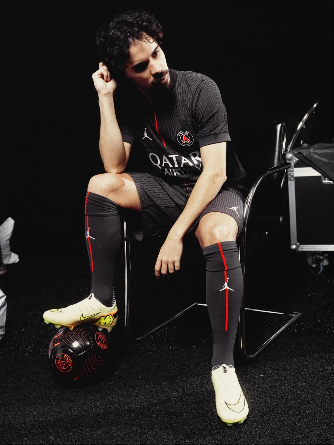 Vitinha wearing Paris Saint Germain 2025-2026 fourth kit