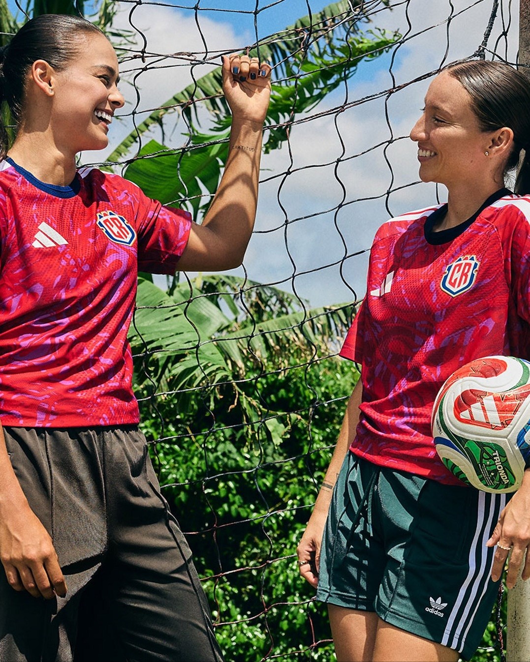 Players of Costa Rica wearing Costa Rica 2026 home kit