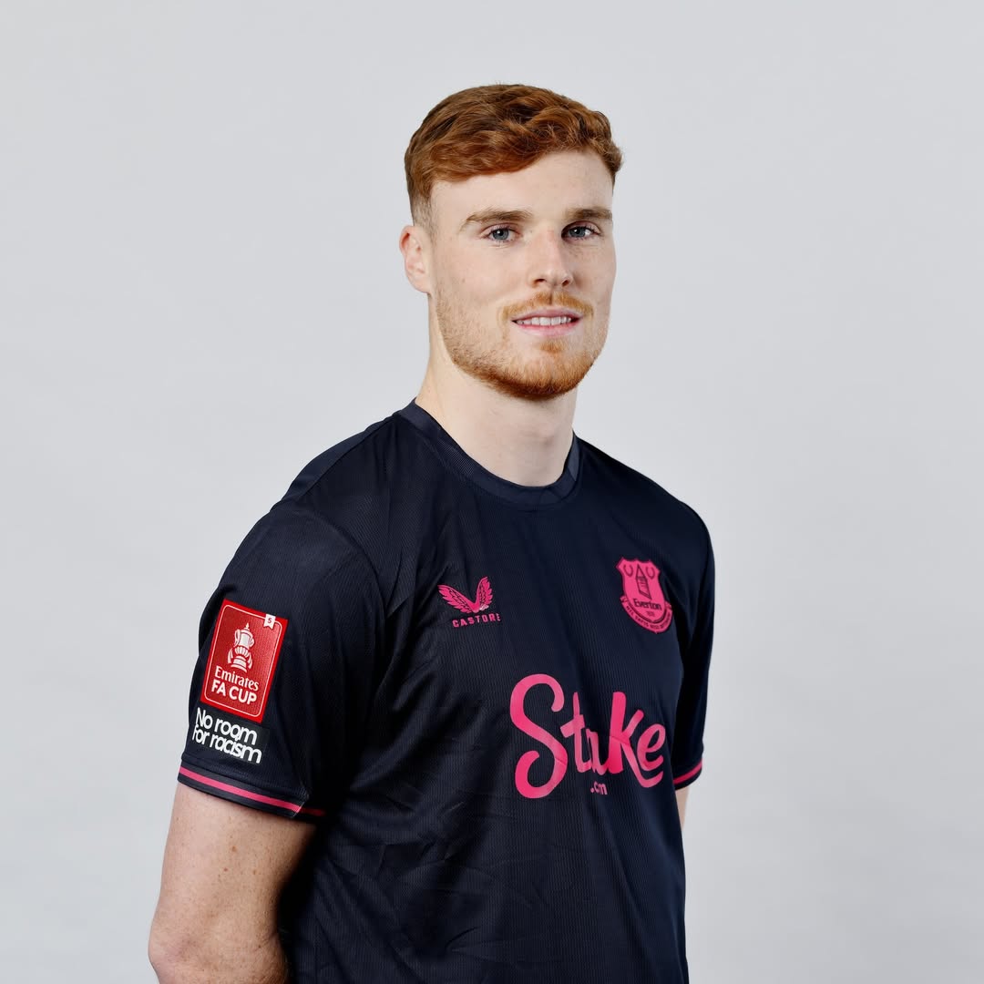 Presentation of Everton 2025-2026 fourth kit