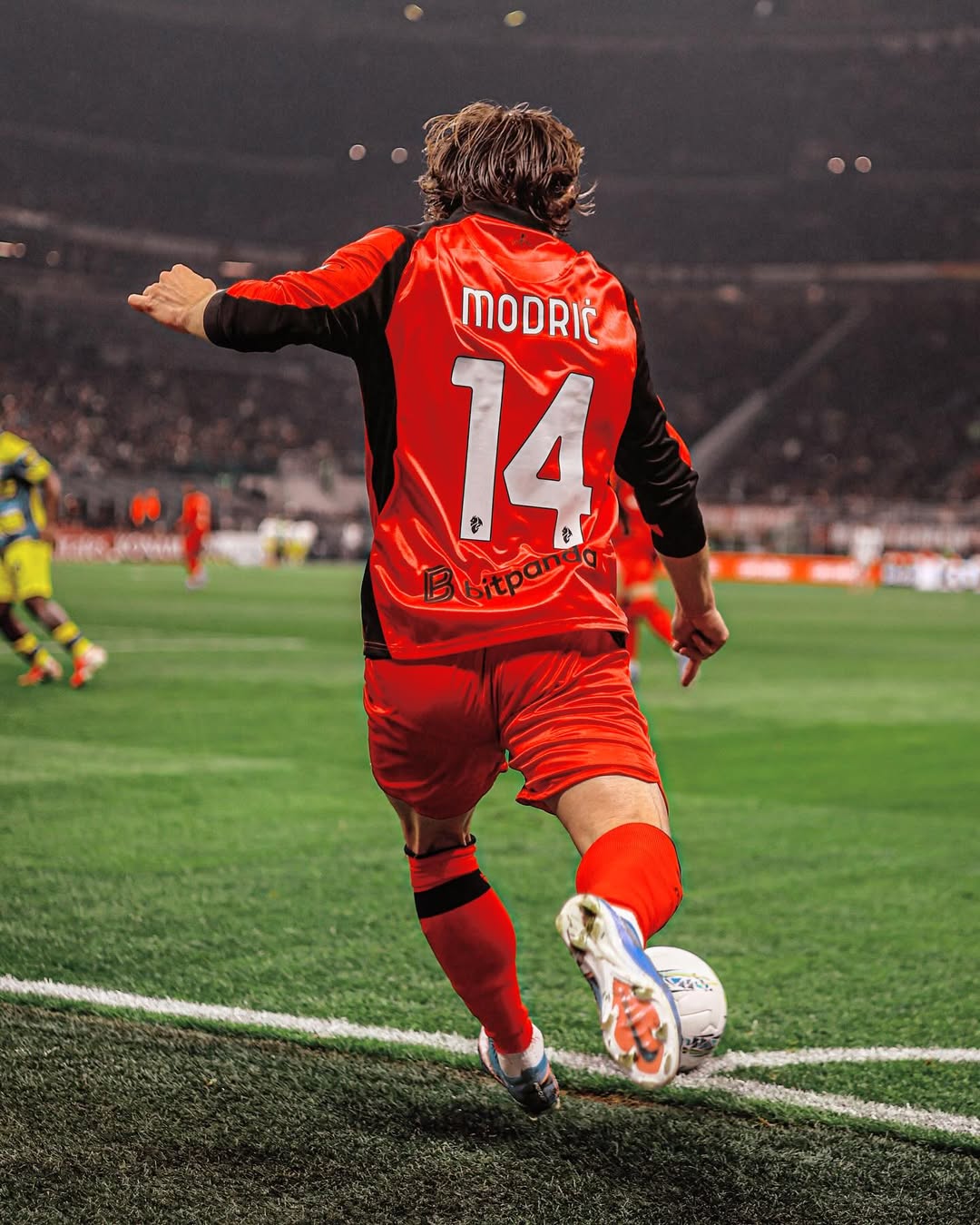 Luka Modric wearing MIlan 2025-2026 fourth kit