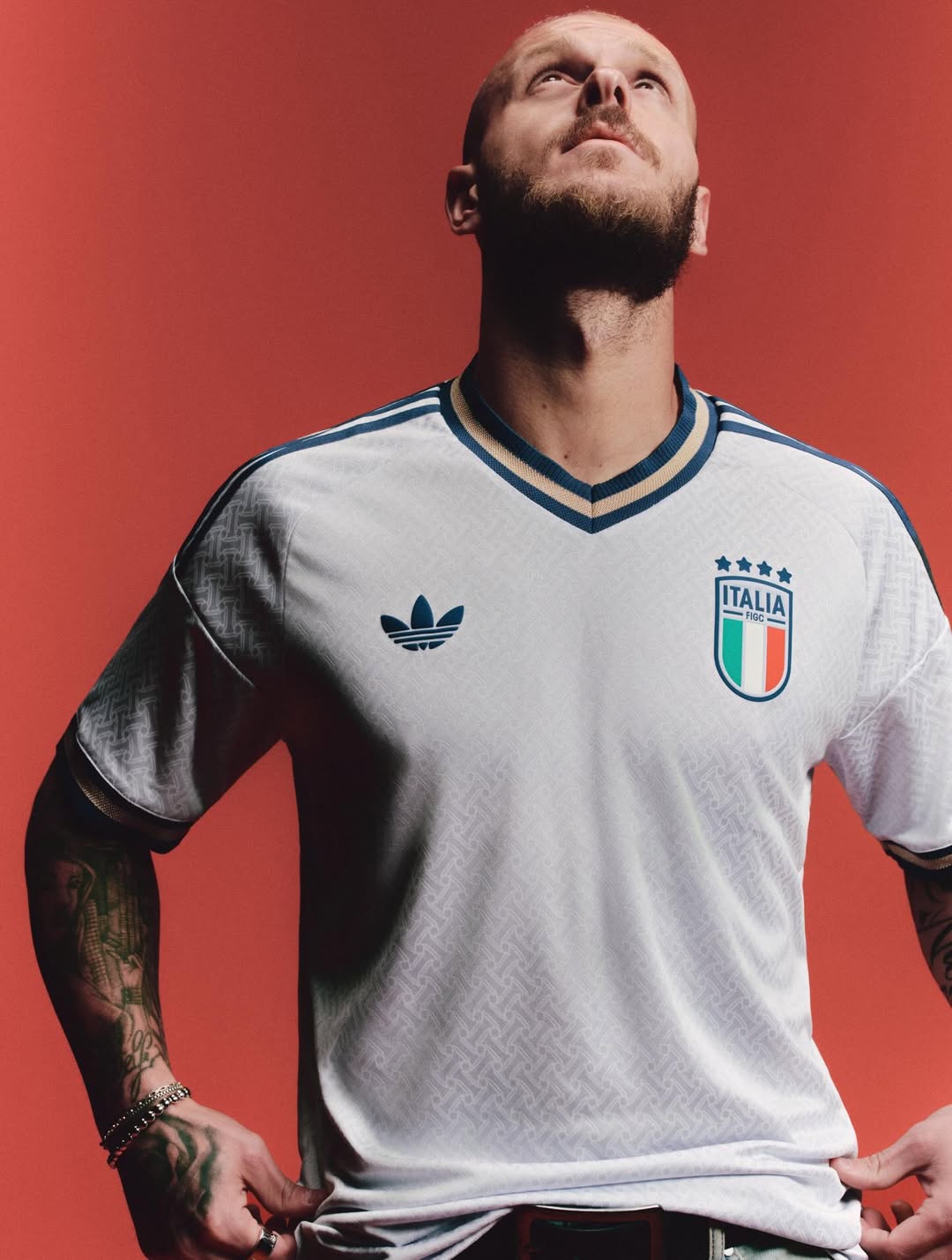 Federico Dimarco wearing Italia 2026 away kit