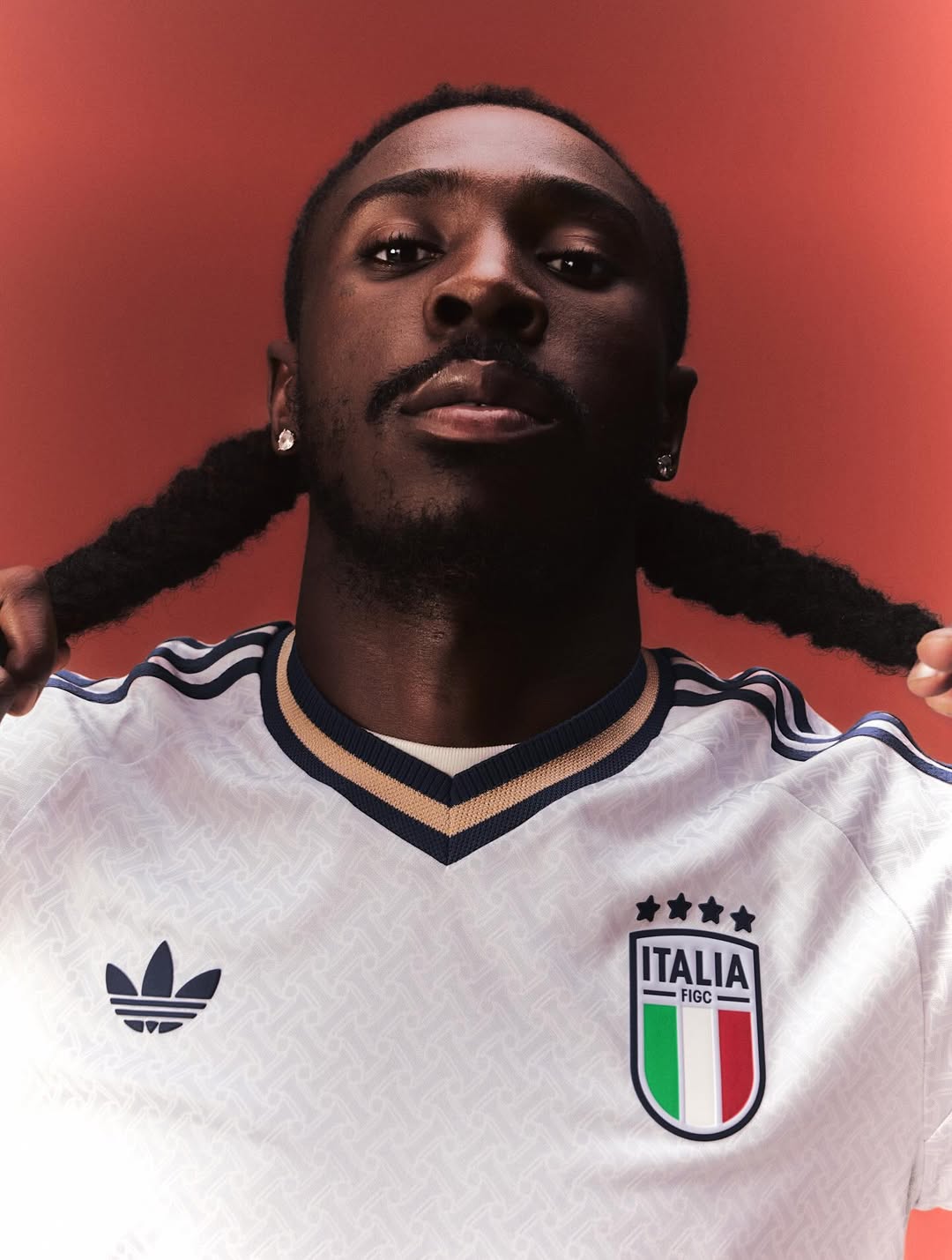 Moise Kean wearing Italia 2026 away kit